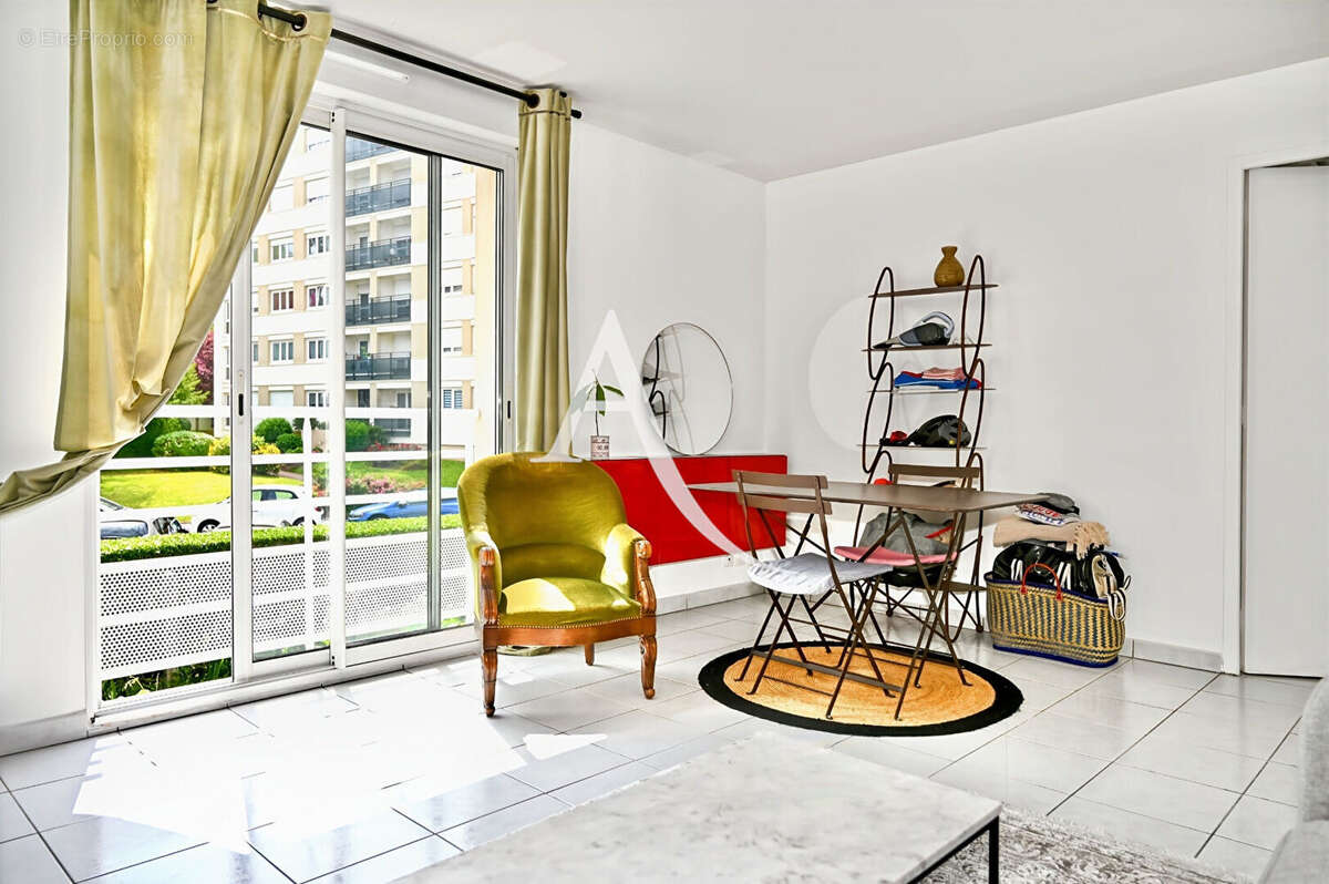 Appartement à BOIS-D'ARCY