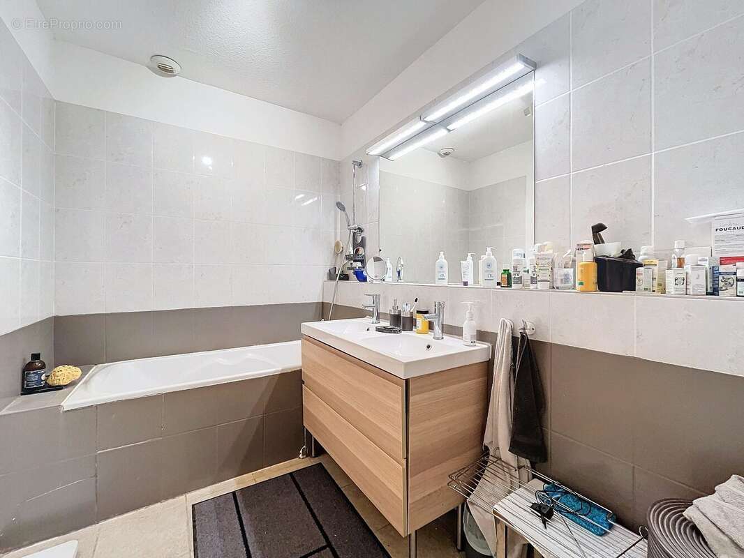 Appartement à VARCES-ALLIERES-ET-RISSET