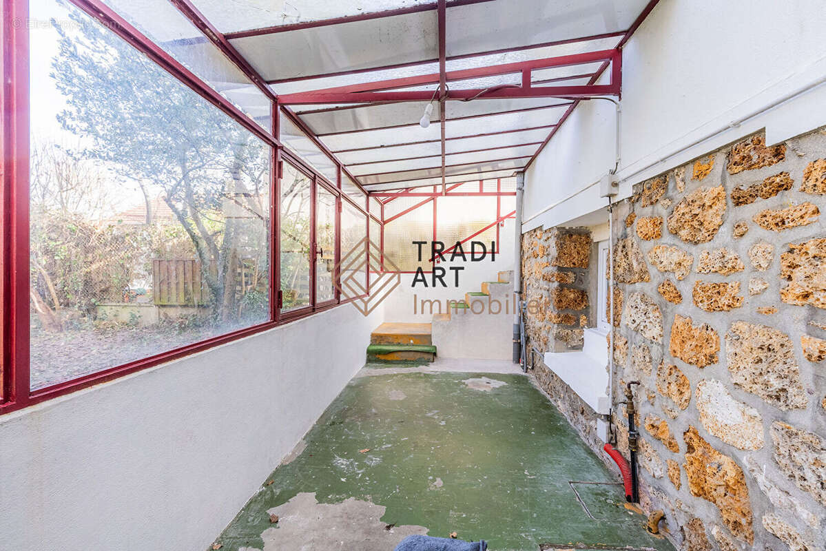 Maison à SAINTE-GENEVIEVE-DES-BOIS