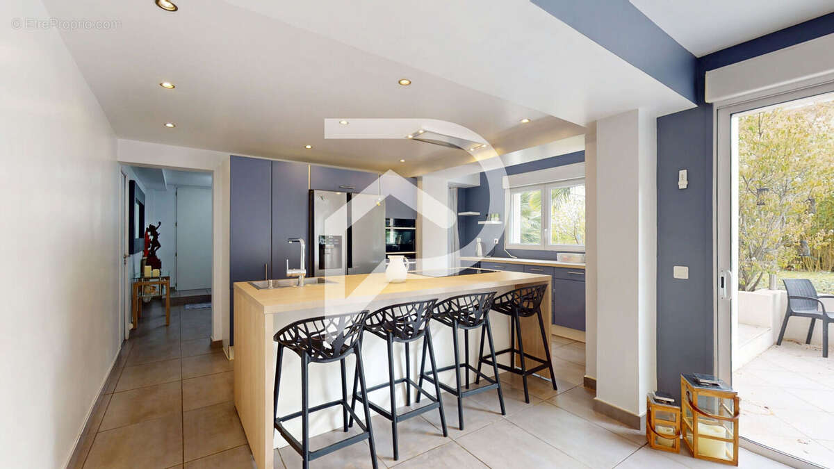 Maison à VERNEUIL-SUR-SEINE