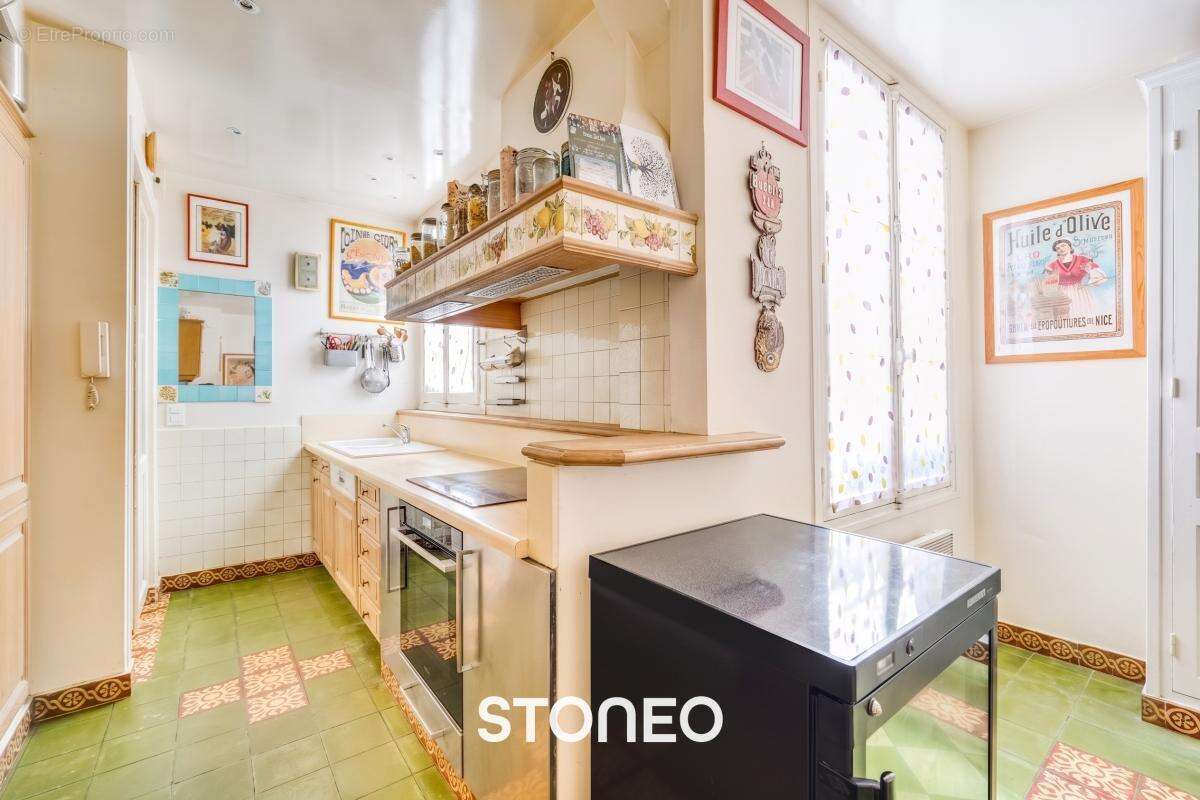 Appartement à PARIS-16E