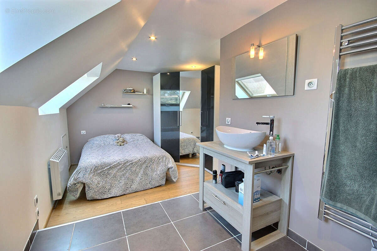 Appartement à LA ROCHE-SUR-FORON