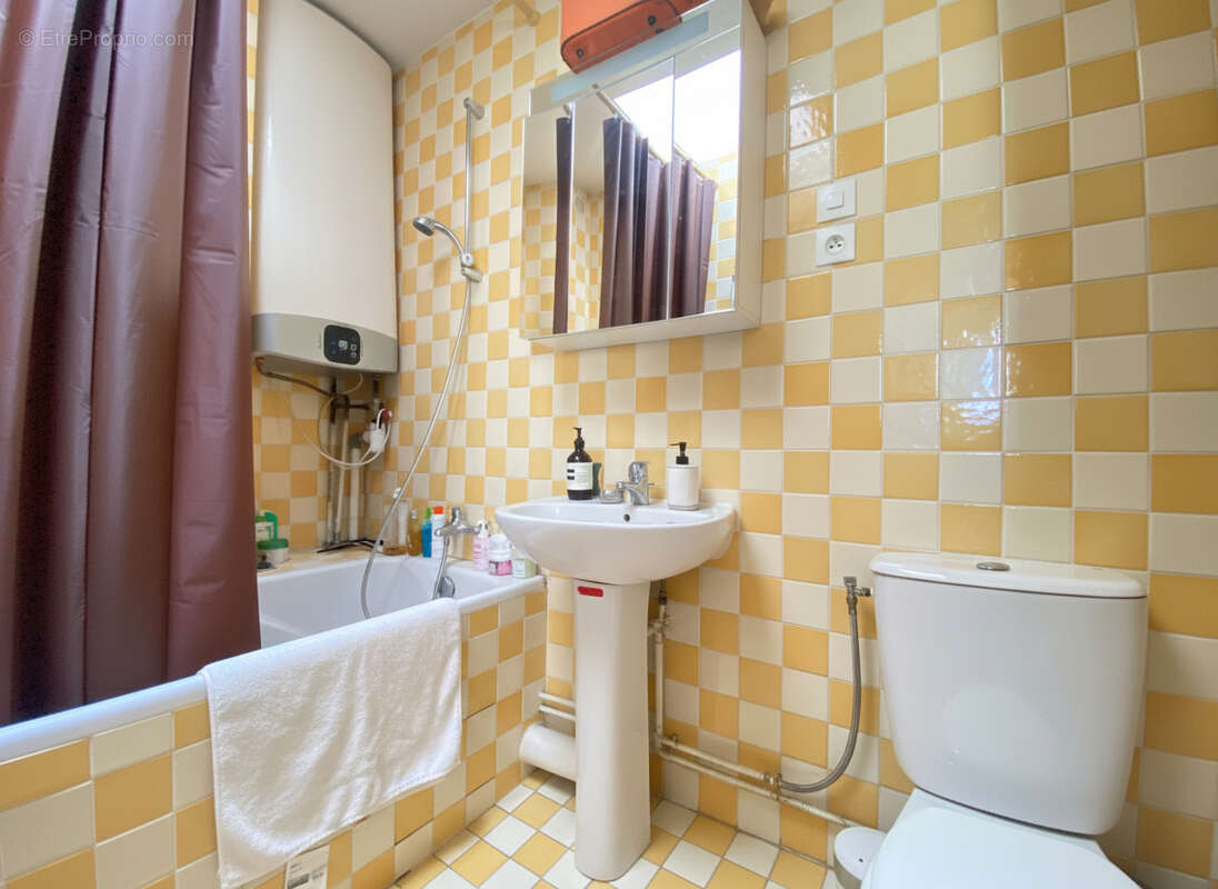 Appartement à PARIS-3E