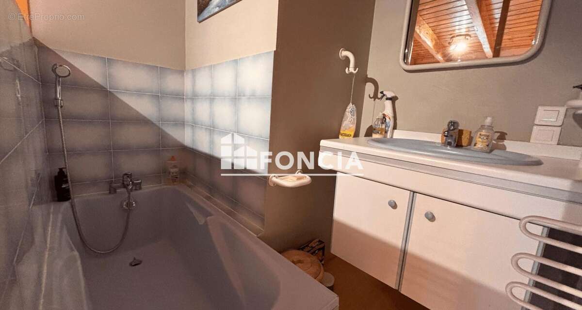 Appartement à LA SALLE-LES-ALPES