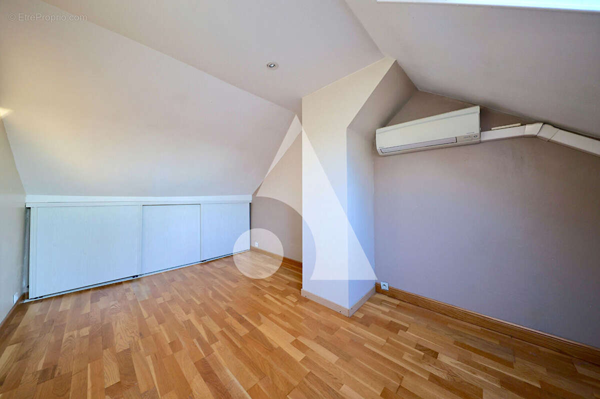 Maison à CORBEIL-ESSONNES