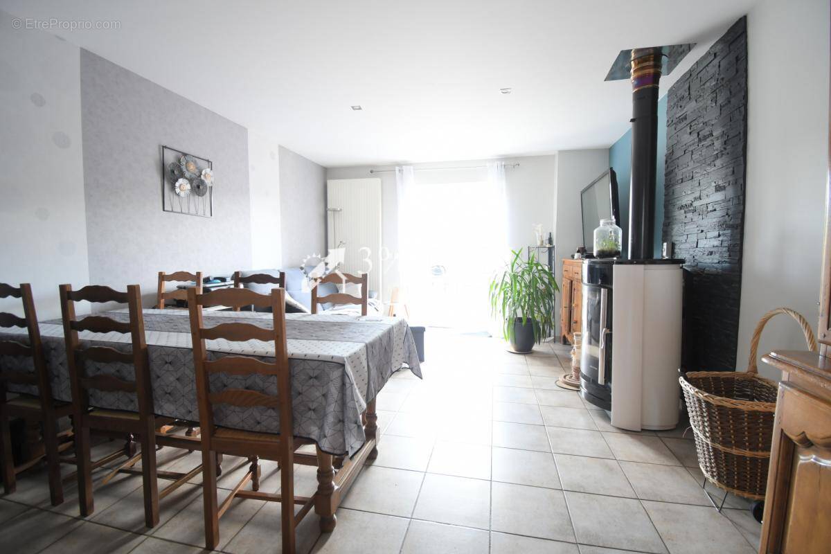 Maison à VANNES-LE-CHATEL