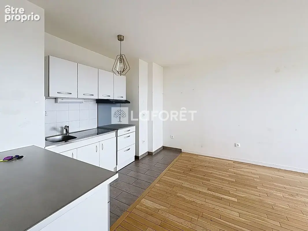 Proche métro avec balcon Appartement 3 pièces dernier étage de 56.25 m2 - photo 3
