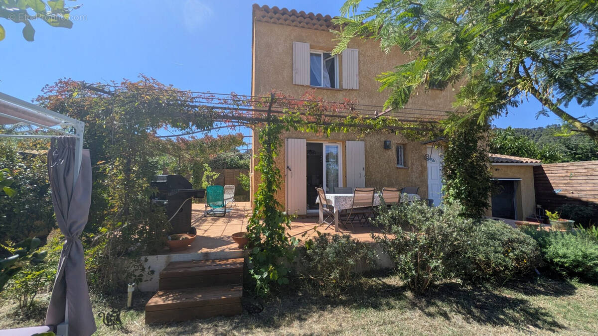 Maison à PUGET-VILLE