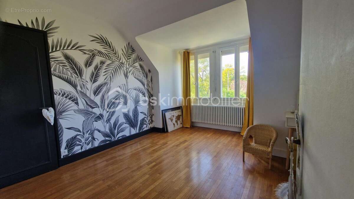  Découvrez ce charmant pavillon sur sous-sol d’environ 190 m²à Vergigny - photo 12