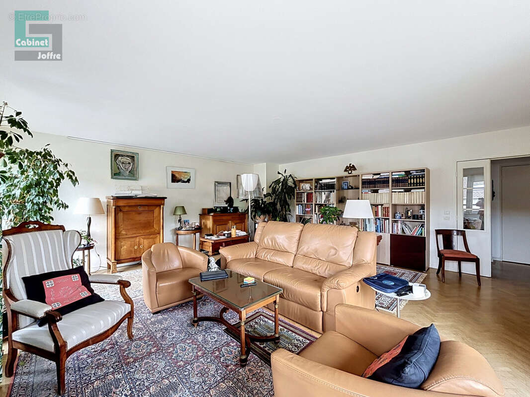 Appartement à FONTAINEBLEAU