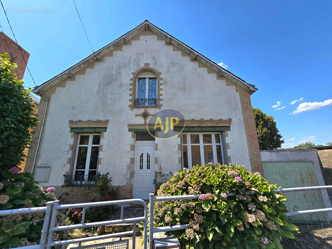 Maison à GUEMENE-PENFAO