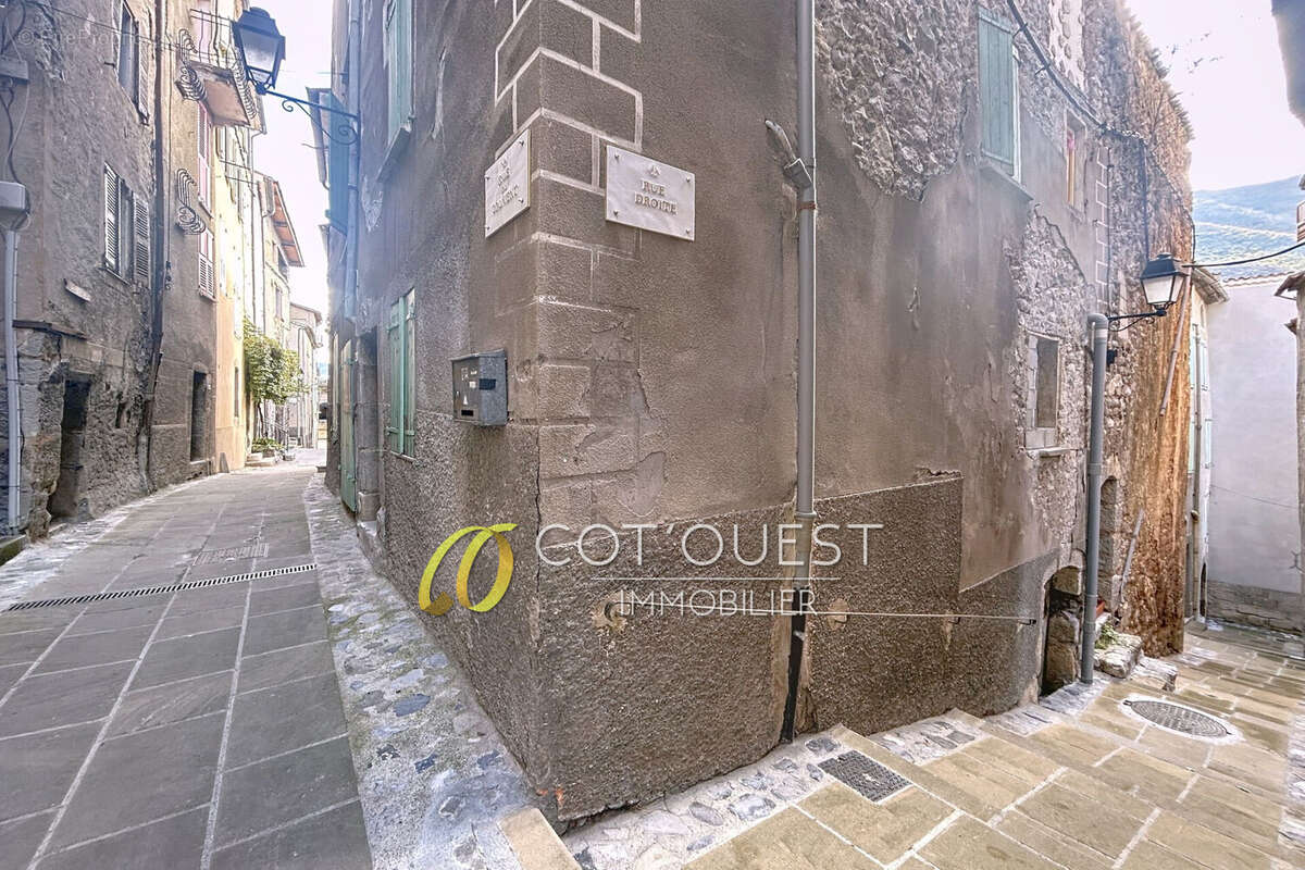 Appartement à ENTREVAUX