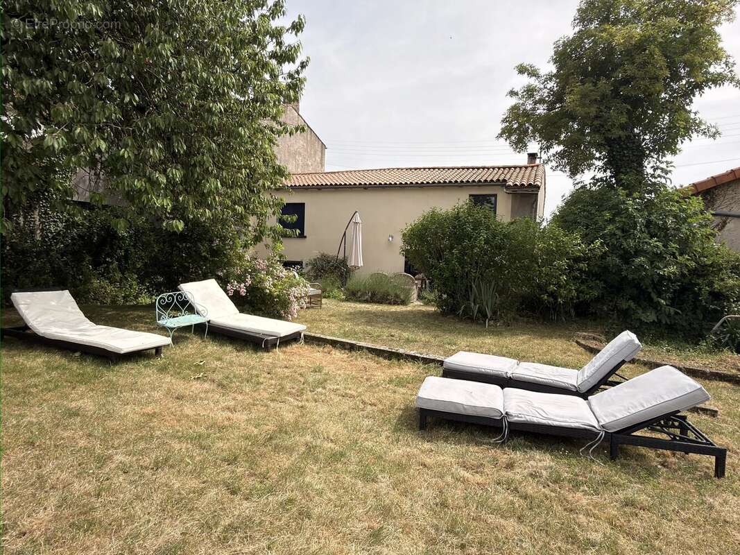 Charmante maison en pierre au cœur du village avec jardin et piscine hors-sol - photo 21