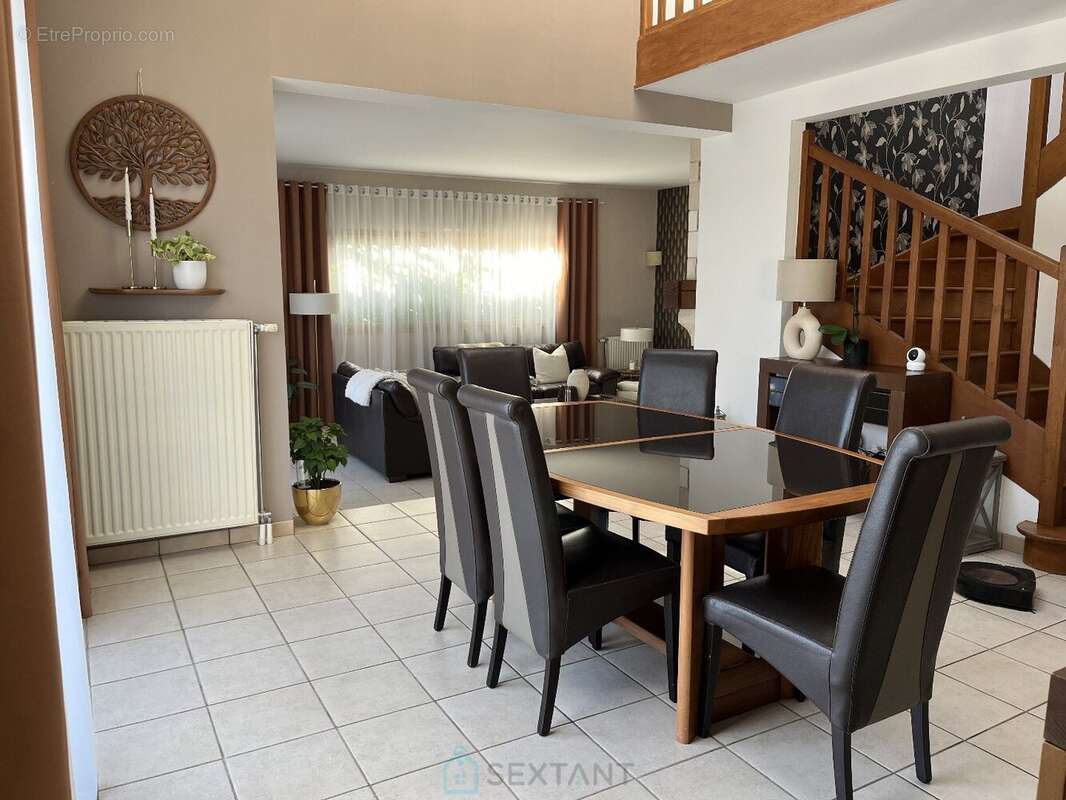 Maison à SAINTE-MARGUERITE-SUR-DUCLAIR
