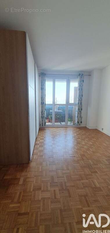 Photo 4 - Appartement à SURESNES