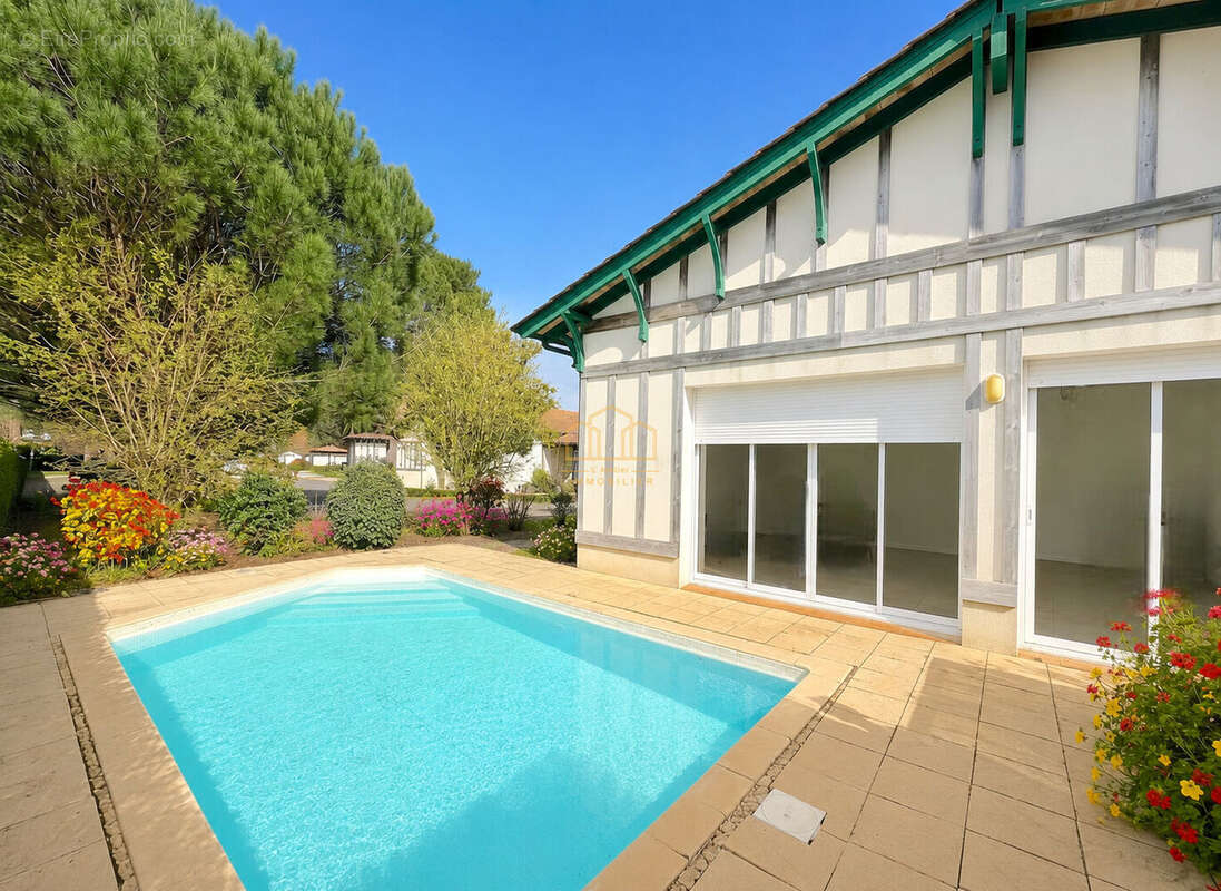 Maison T5 avec piscine à vendre au Golf de Gujan-Mestras - photo 2