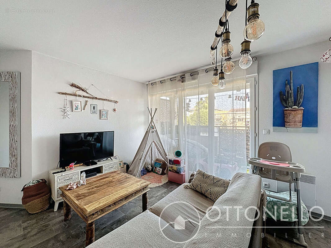 Appartement à PUGET-SUR-ARGENS