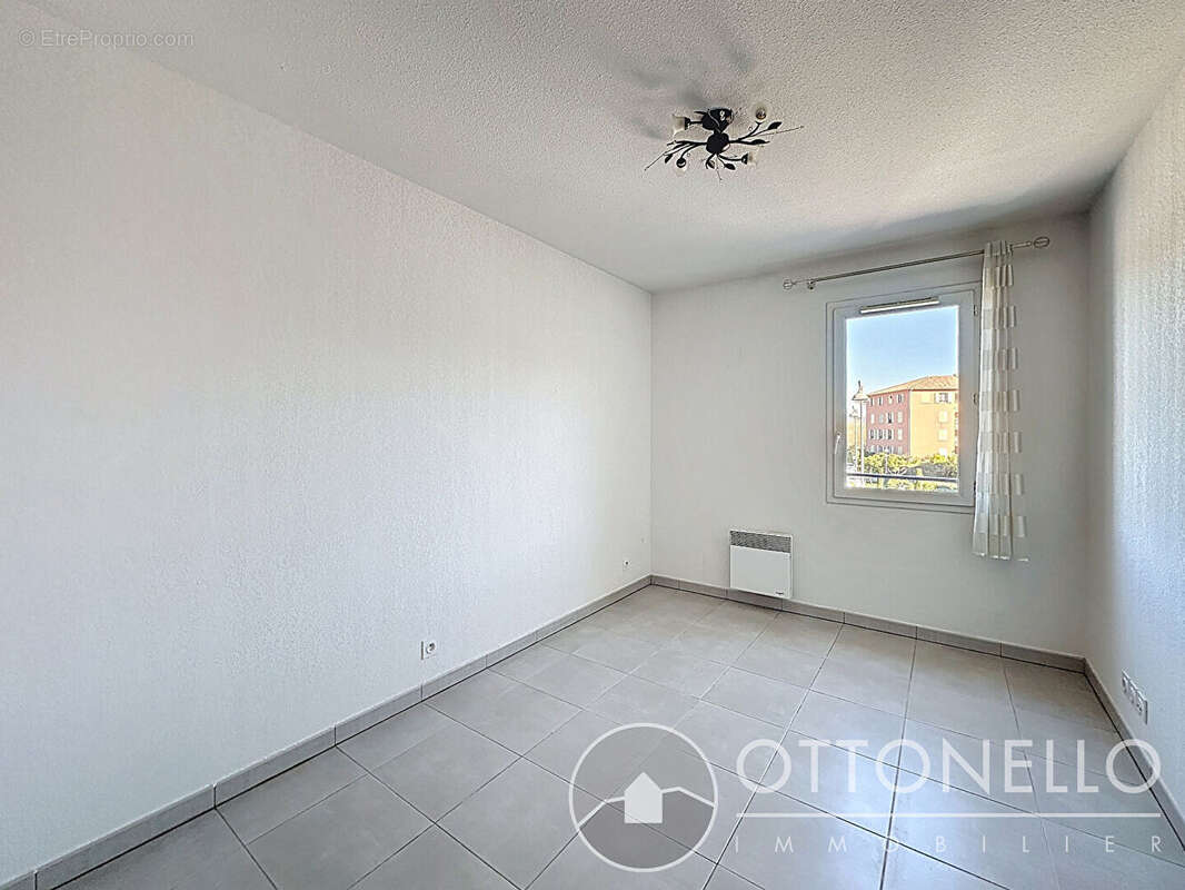 Appartement à ROQUEBRUNE-SUR-ARGENS