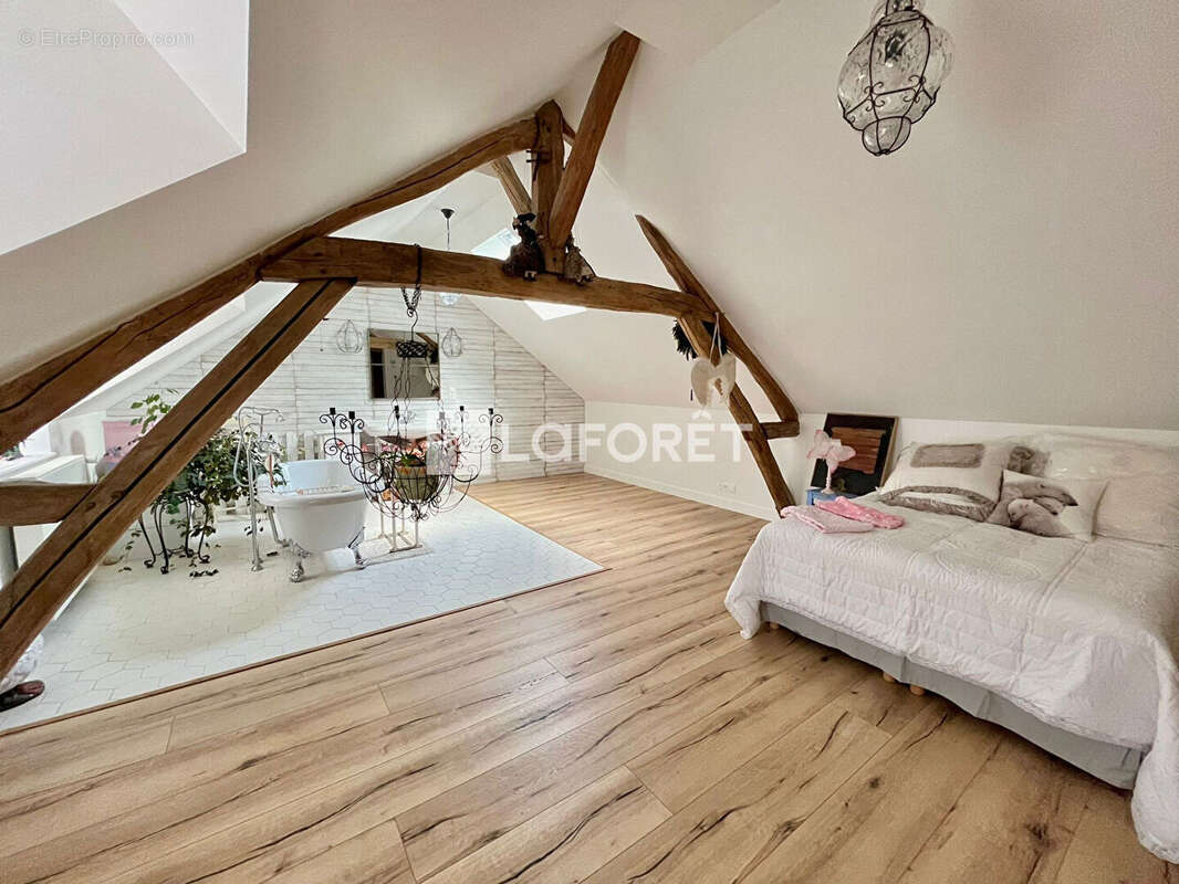 Propriété ancienne 7 pièce(s) 234.25 m2 - photo 10