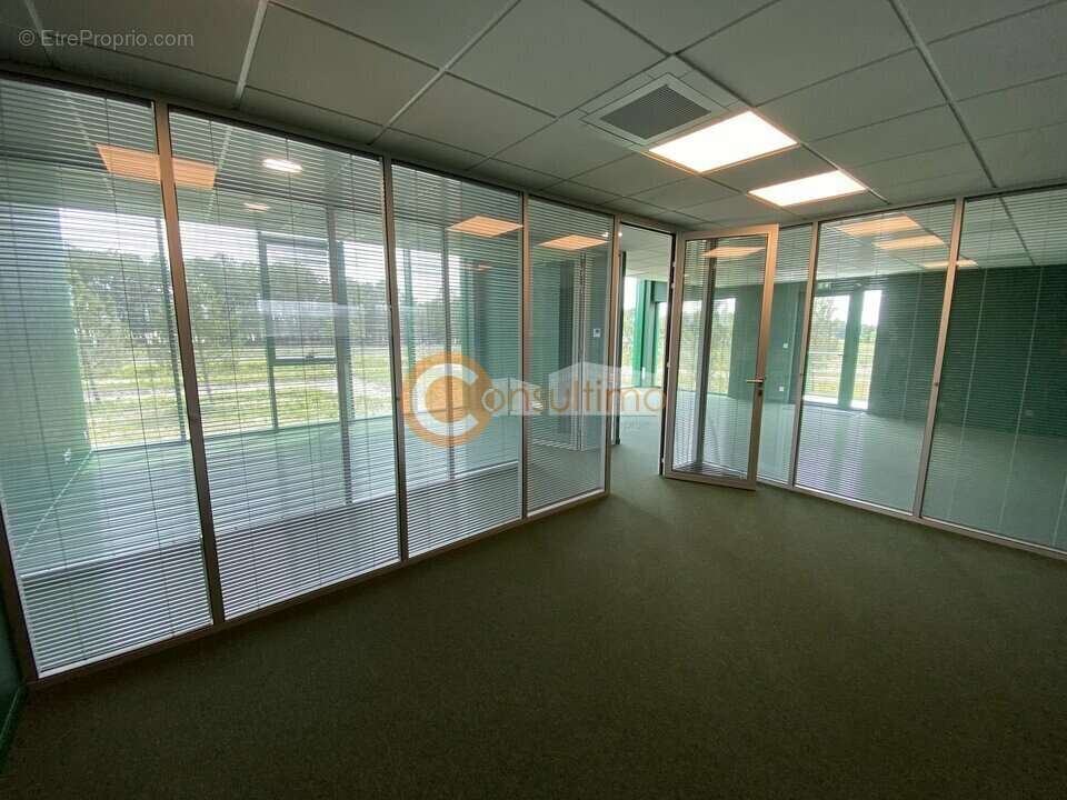 Mixte activites-bureaux à vendre - photo 9