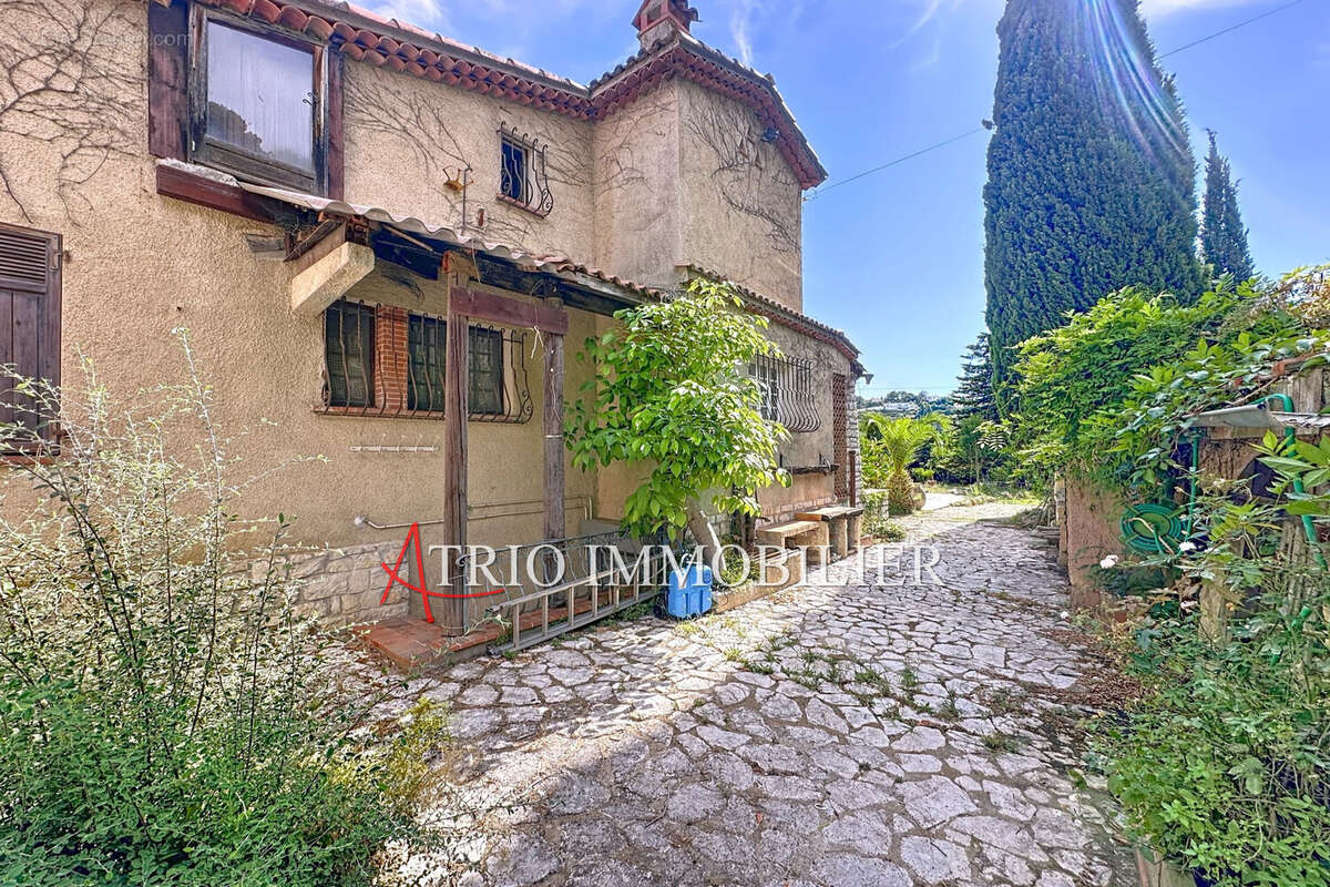 Maison 230 m² à Cagnes-Sur-Mer  - photo 8