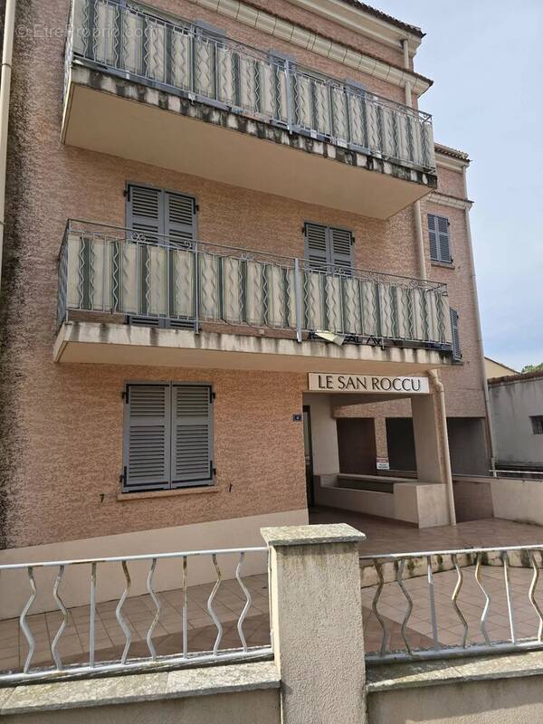 Photo Appartement à Saint-Florent au prix de 231 000€