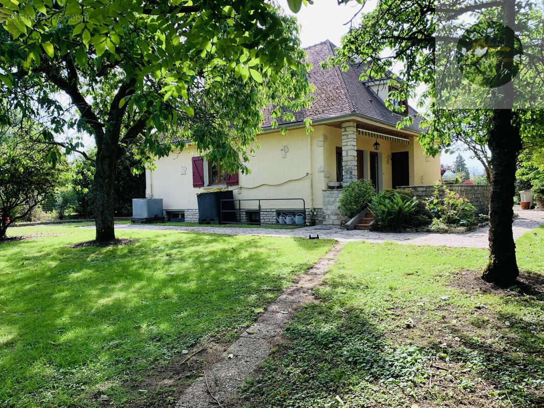 Maison à CHEROY