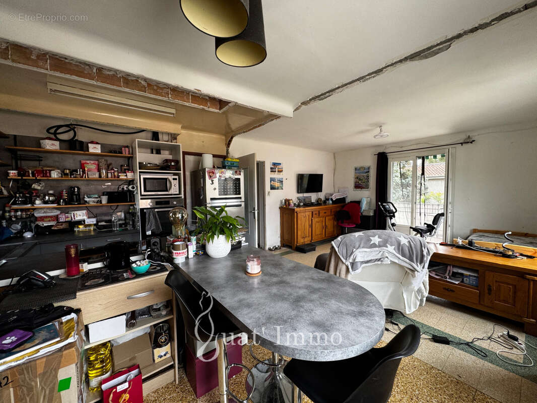 Maison de charme avec beaux volumes et fort potentiel - photo 6