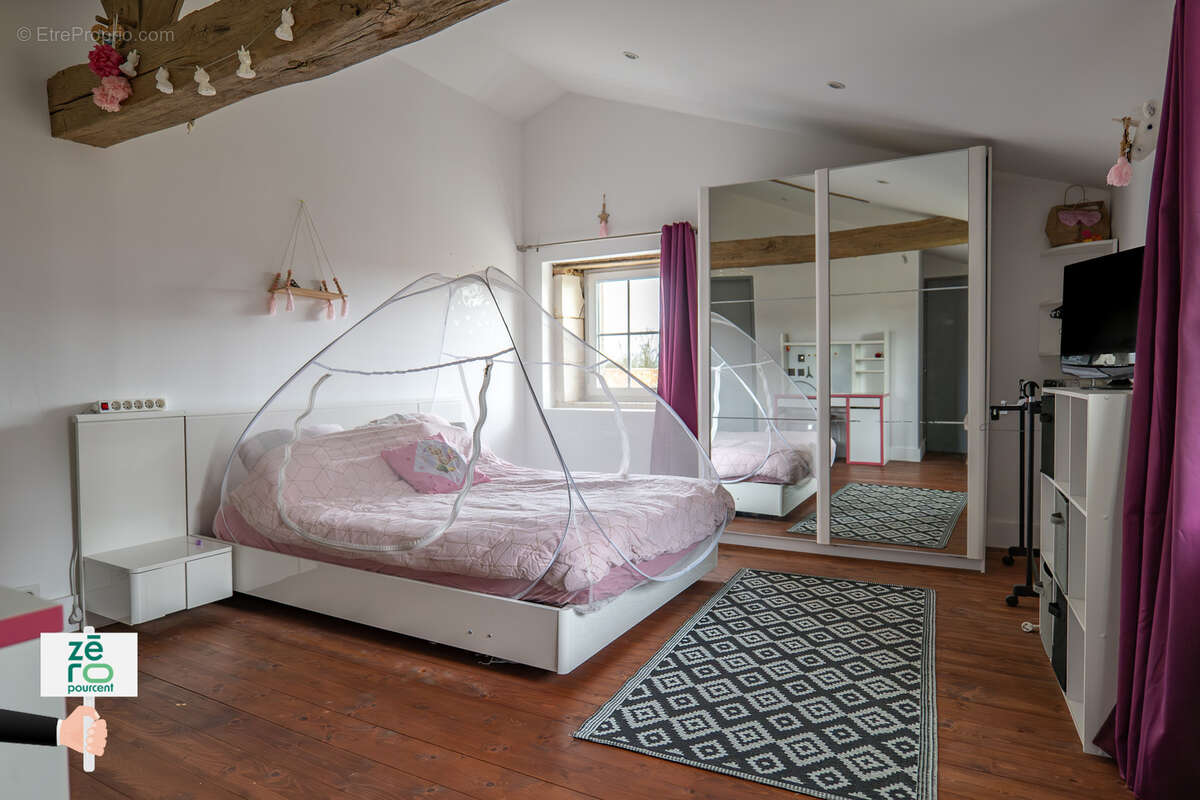 Maison à LES MAGNILS-REIGNIERS