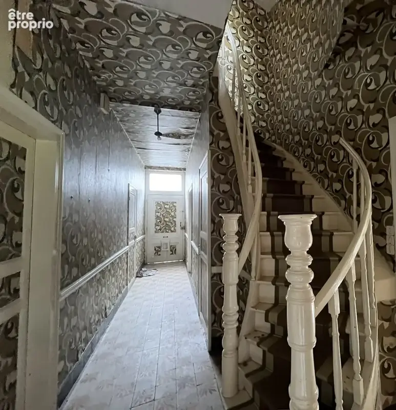 Maison bourgeoise de caractere a renover - photo 5