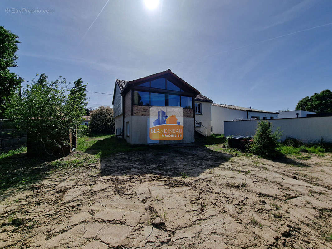 Maison à SAINT-LEGER-LES-VIGNES