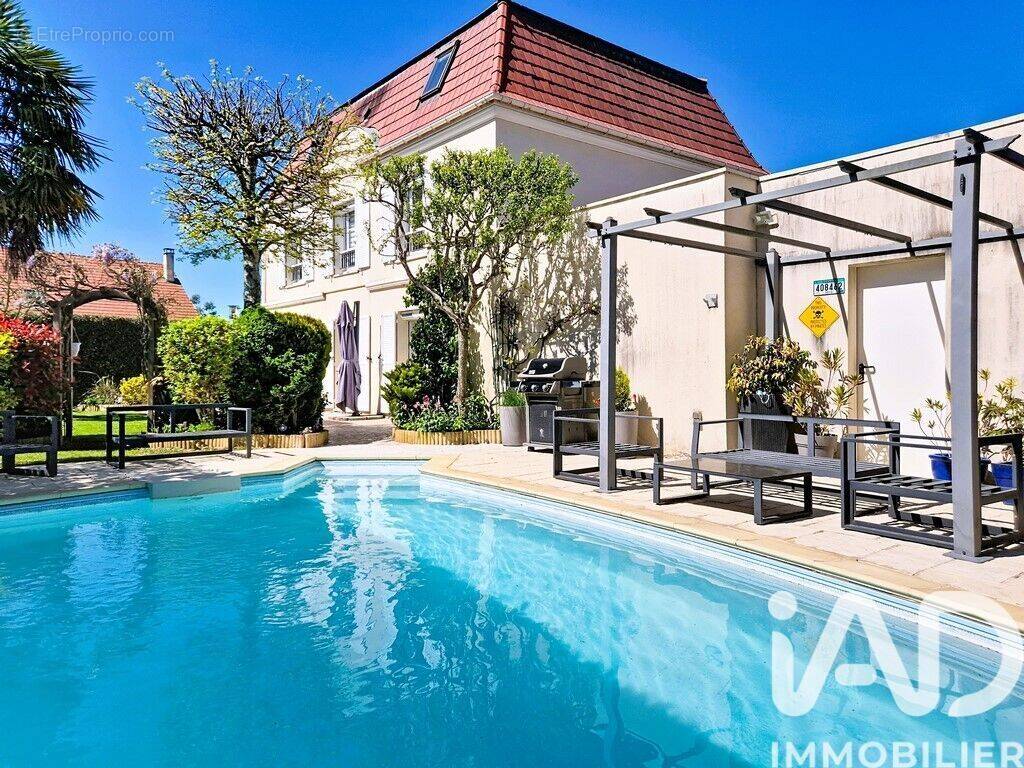 Photo 1 - Maison à OZOIR-LA-FERRIERE