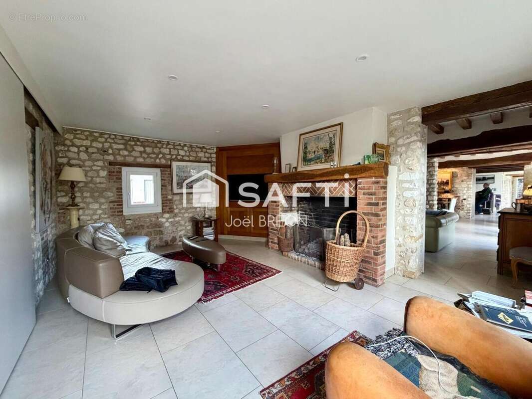 Maison 250 m² à Saint-Martin-De-Boscherville  - photo 5