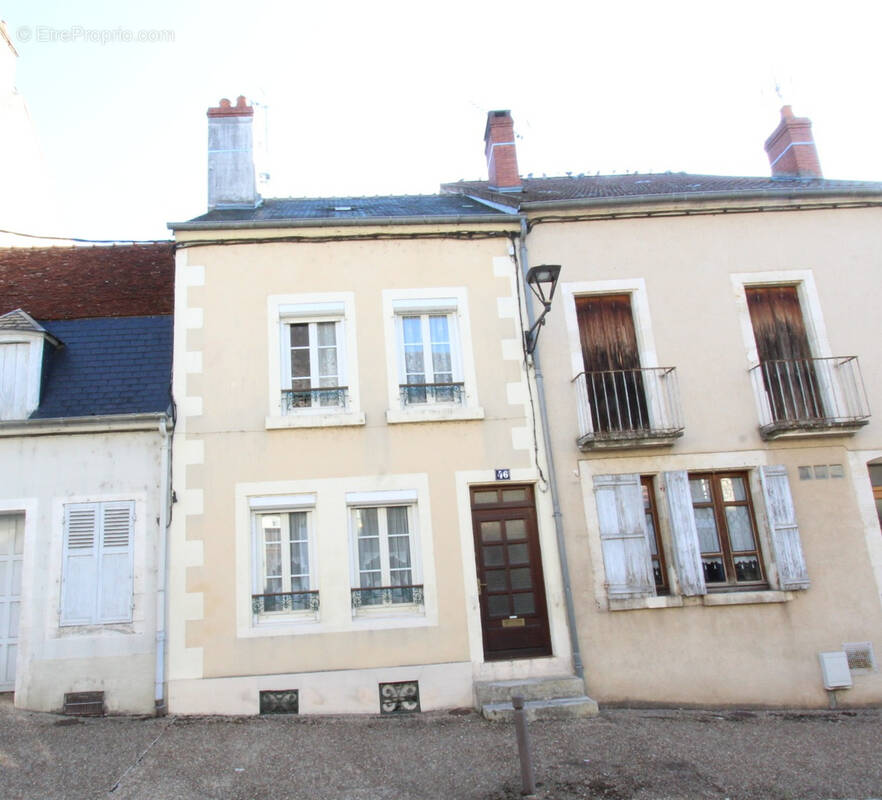 Maison à LA CHARITE-SUR-LOIRE