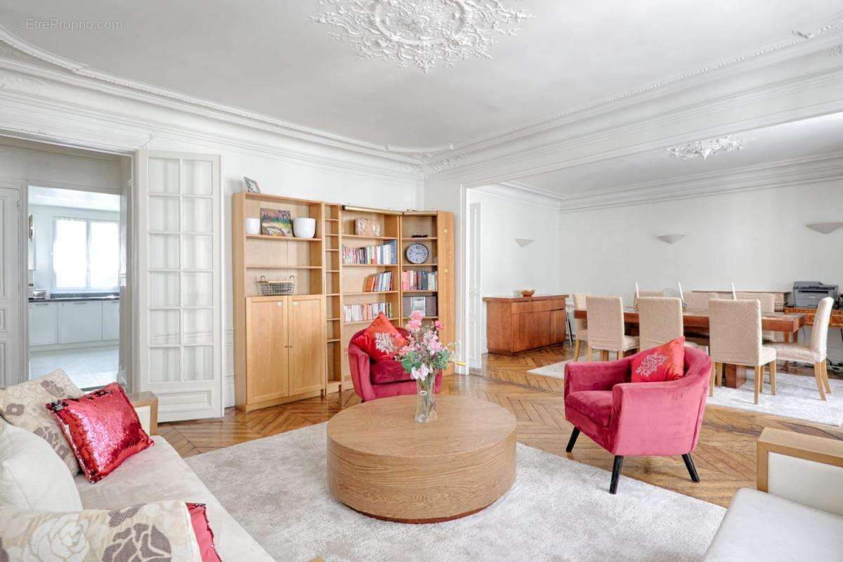 Appartement à PARIS-10E