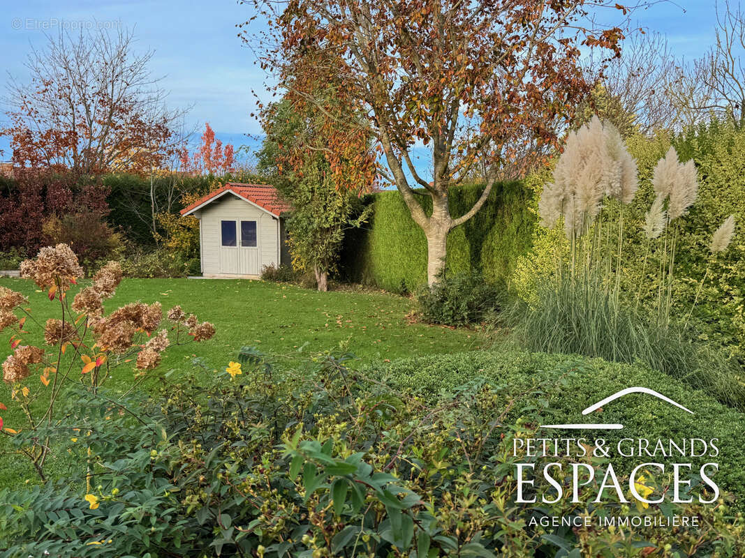 Maison à FAMARS