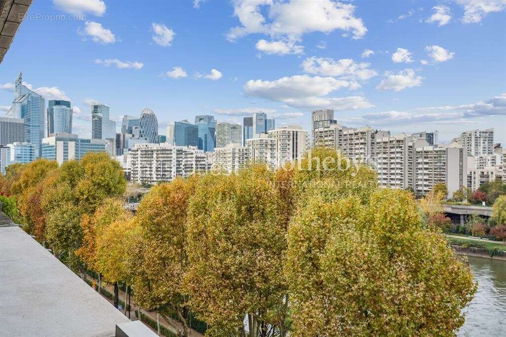 Appartement à NEUILLY-SUR-SEINE