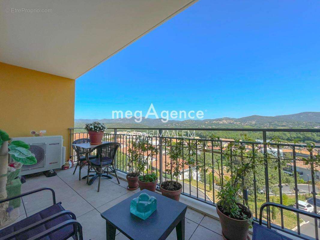 Appartement 3 pièces de 64m² avec parking et terrasse à Cogolin - photo 2