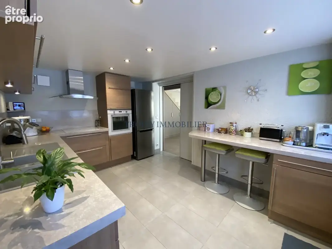 Maison ancienne rénovée sur 135 m2 de terrain. - photo 6