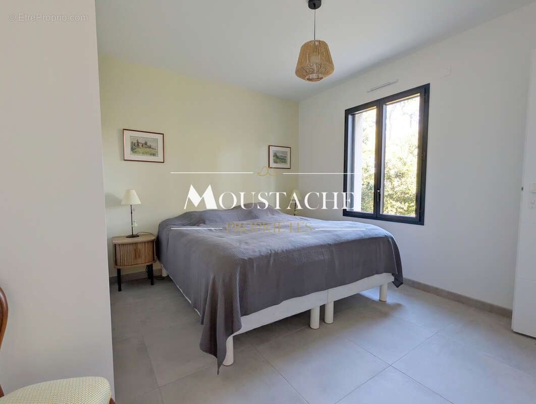 Belle villa de plain-pied avec piscine - plage a pied - - photo 10