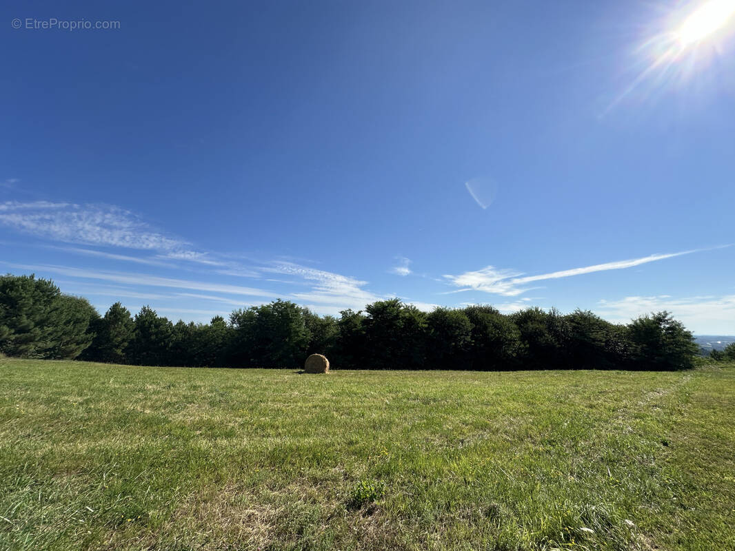 Terrain à MARCILLAC-SAINT-QUENTIN