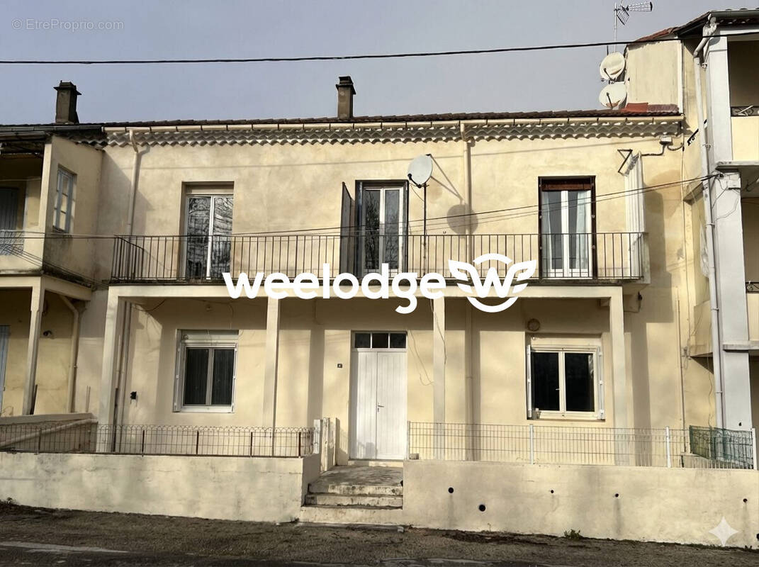 Appartement à MEYRANNES