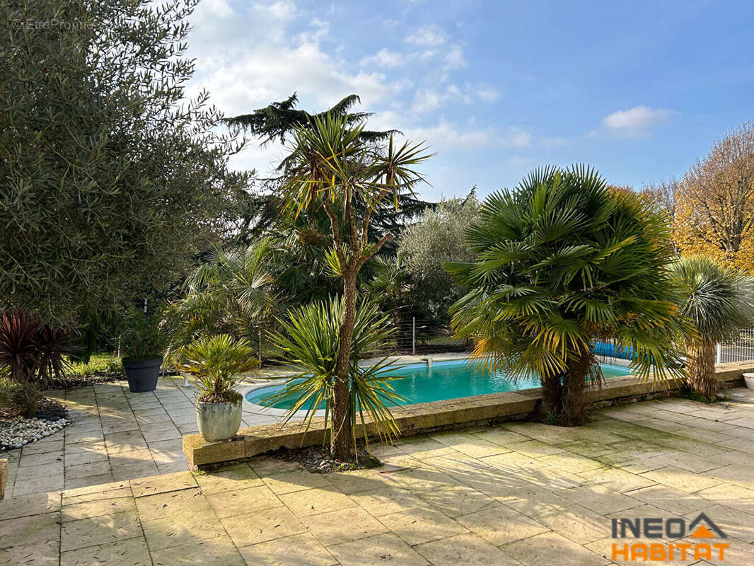 Maison à MONTFORT-SUR-MEU