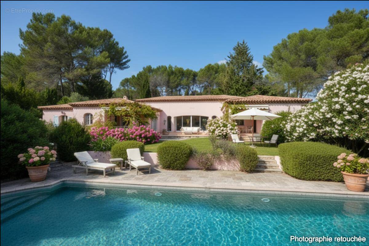 Maison à MOUGINS