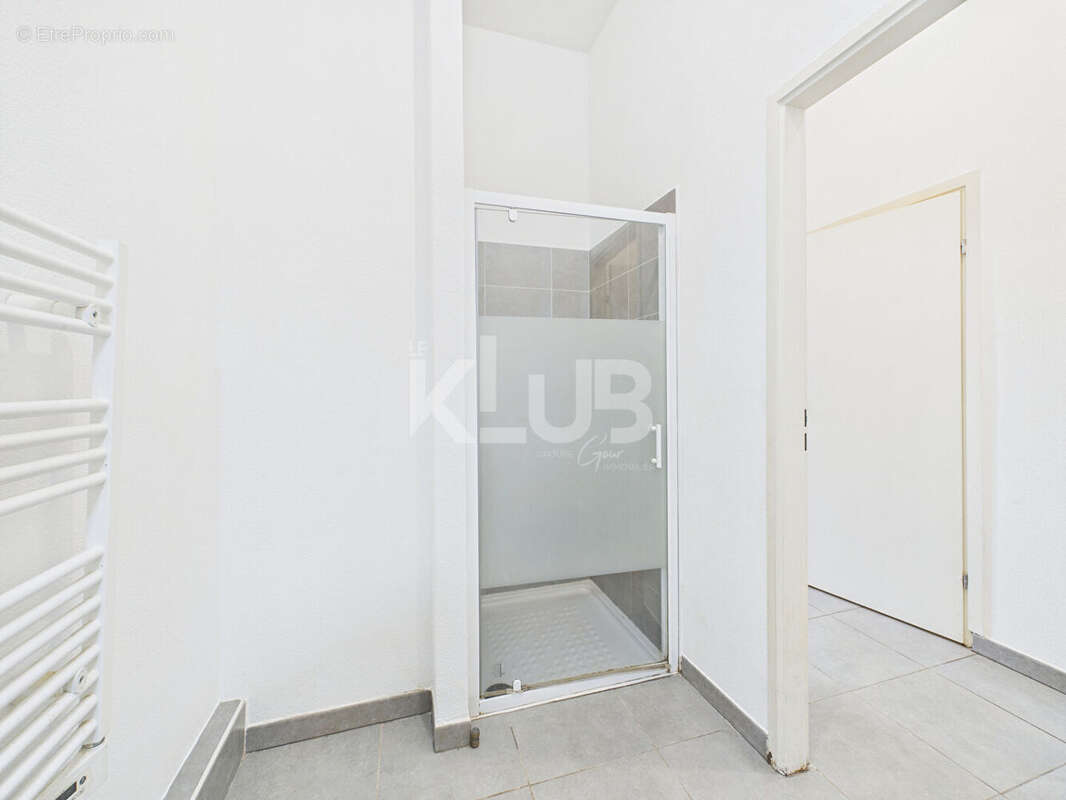 Appartement à MARSEILLE-3E