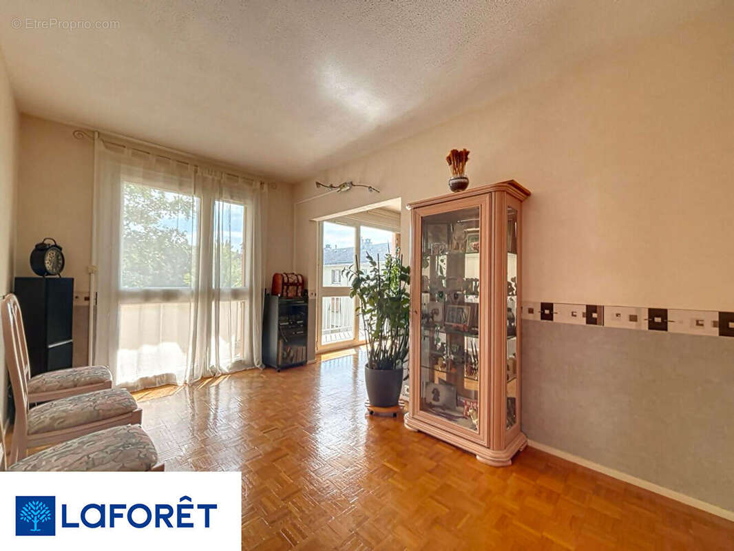 Appartement à SAINT-FARGEAU-PONTHIERRY