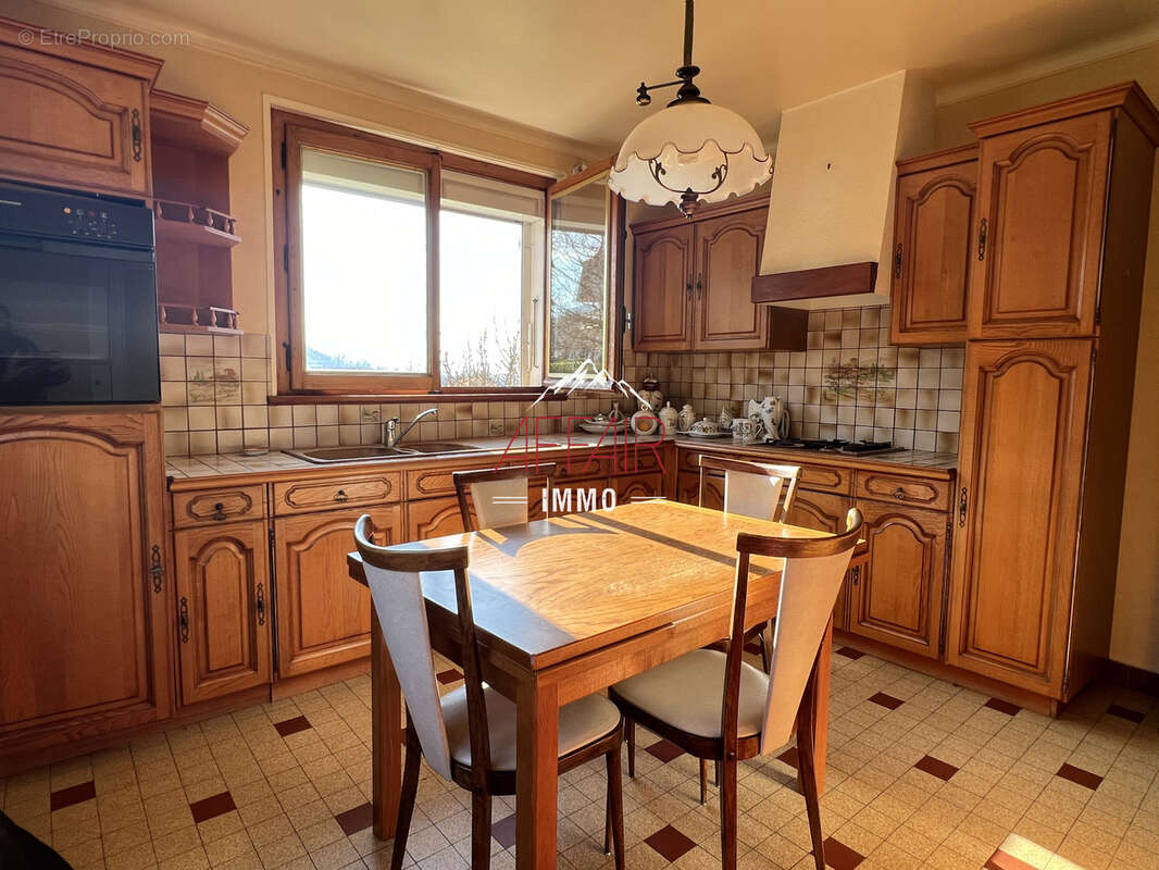 Maison à COLLONGES-SOUS-SALEVE