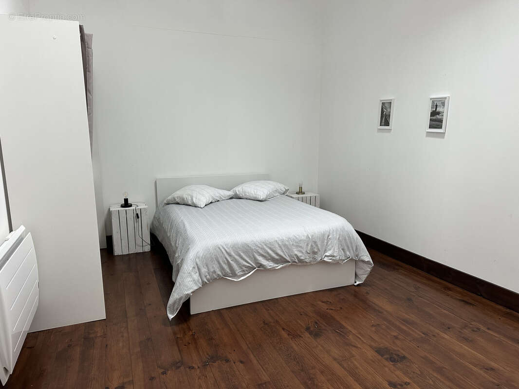 Propriété de caractère rénovée avec dépendances rénovées , Sigogne. - photo 31