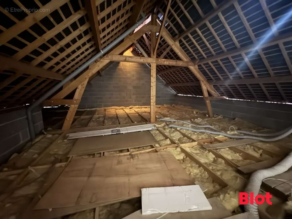 Maison 71 m² à Louvigne-De-Bais  - photo 9