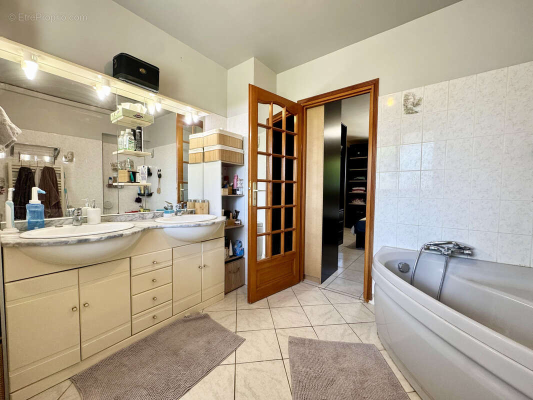 Maison à COULOMMIERS